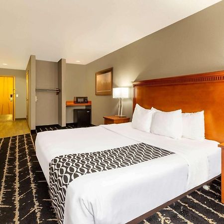 La Quinta By Wyndham Vancouver Exterior photo